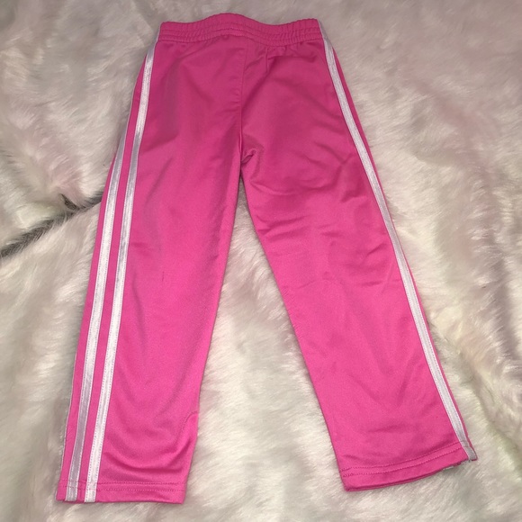 Girls’ size 4 Adidas classic tracksuit - Picture 8 of 10